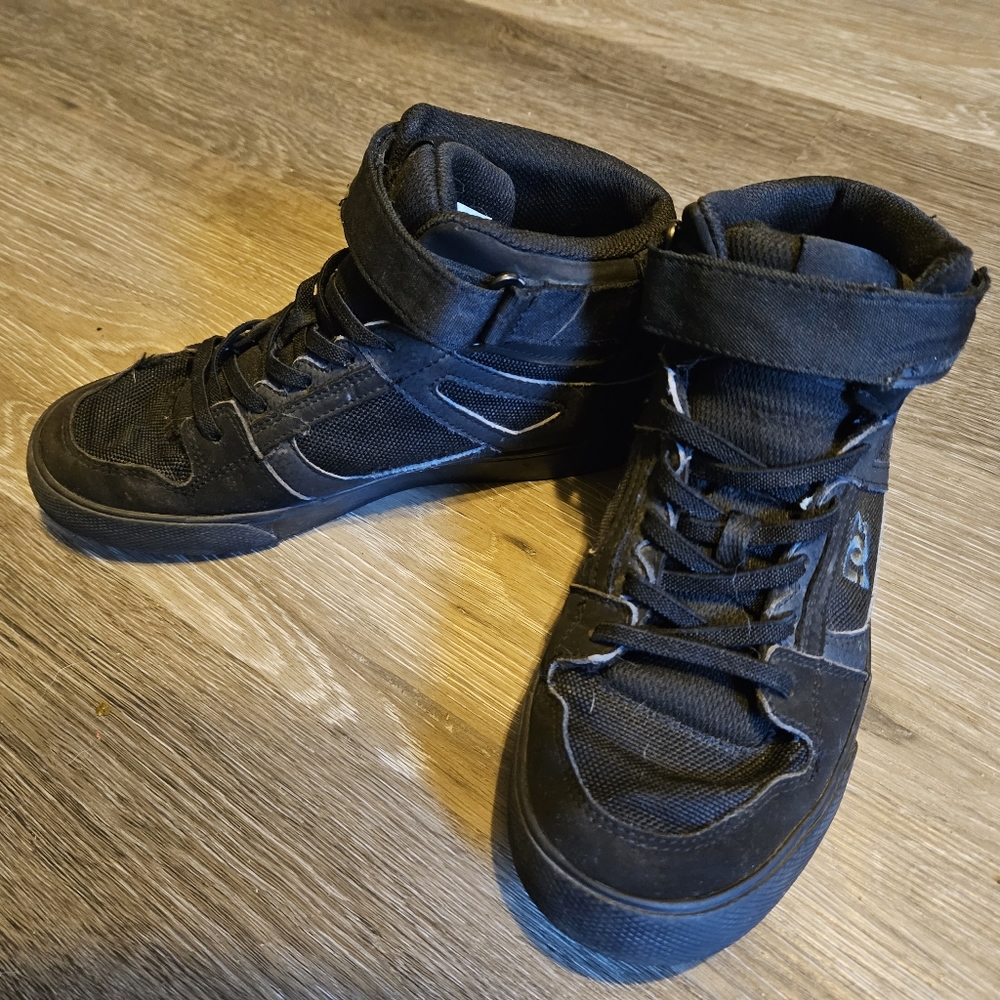 DC High-top shoes